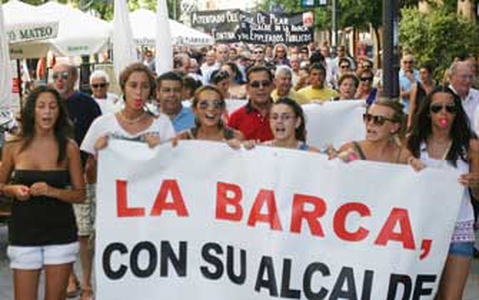 Valenzuela es hospitalizado tras doce días en huelga de hambre