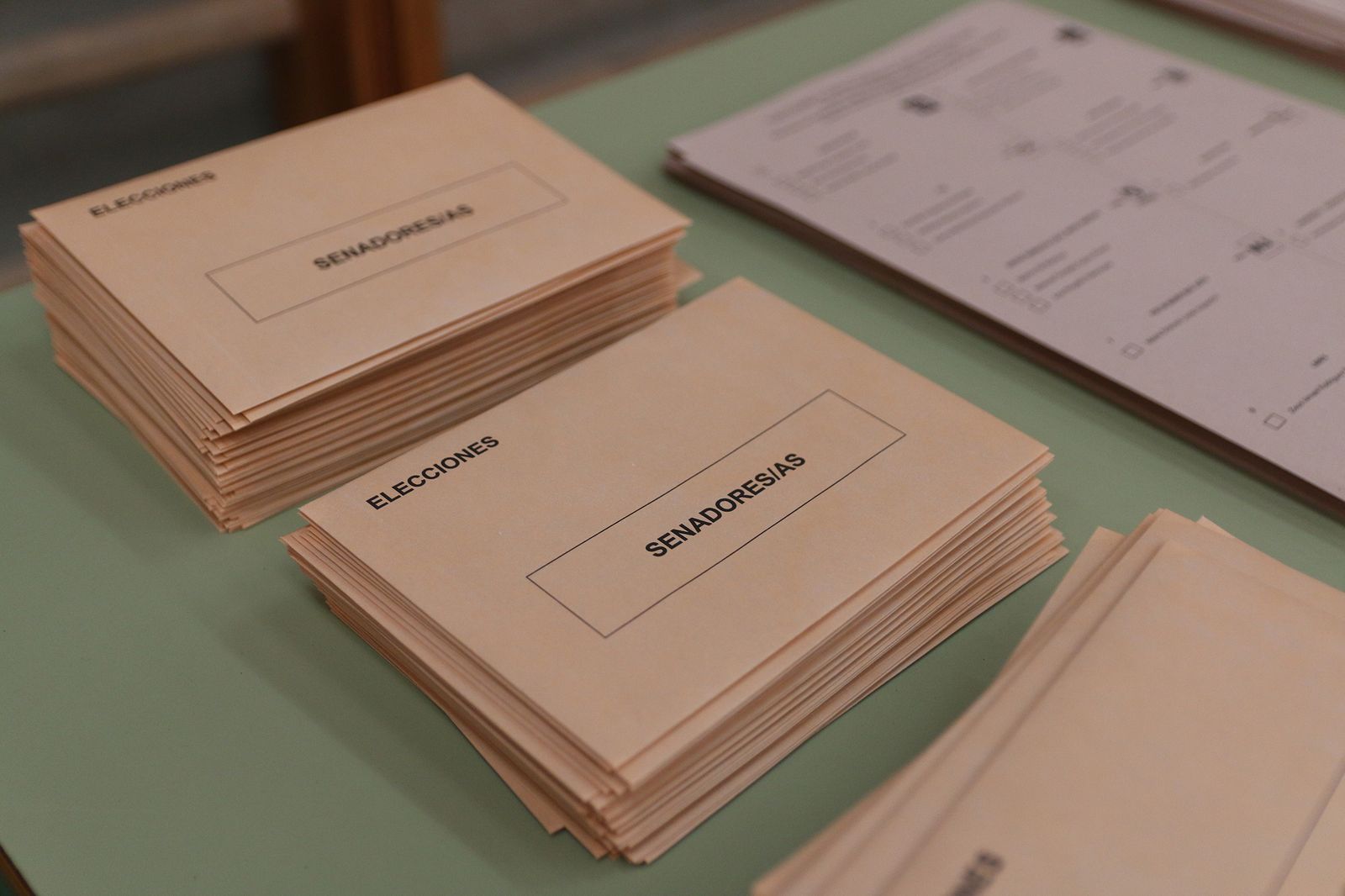 Almería hace cola para votar en las elecciones generales del 23J