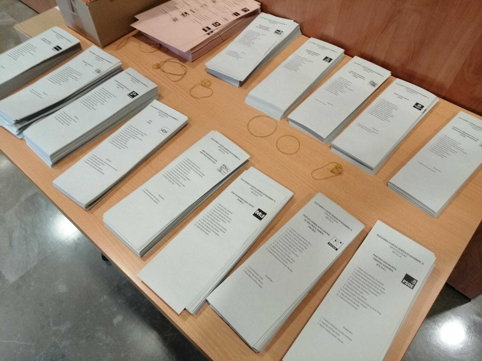 Las imágenes de la jornada electoral en Sevilla