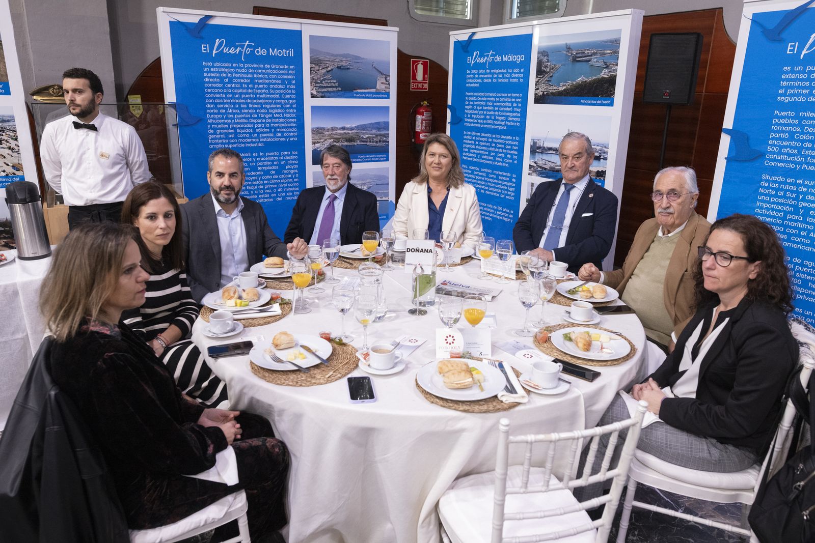 Imágenes del desayuno-coloquio con Jorge Paradela en el Foro Joly Andalucía celebrado en Huelva