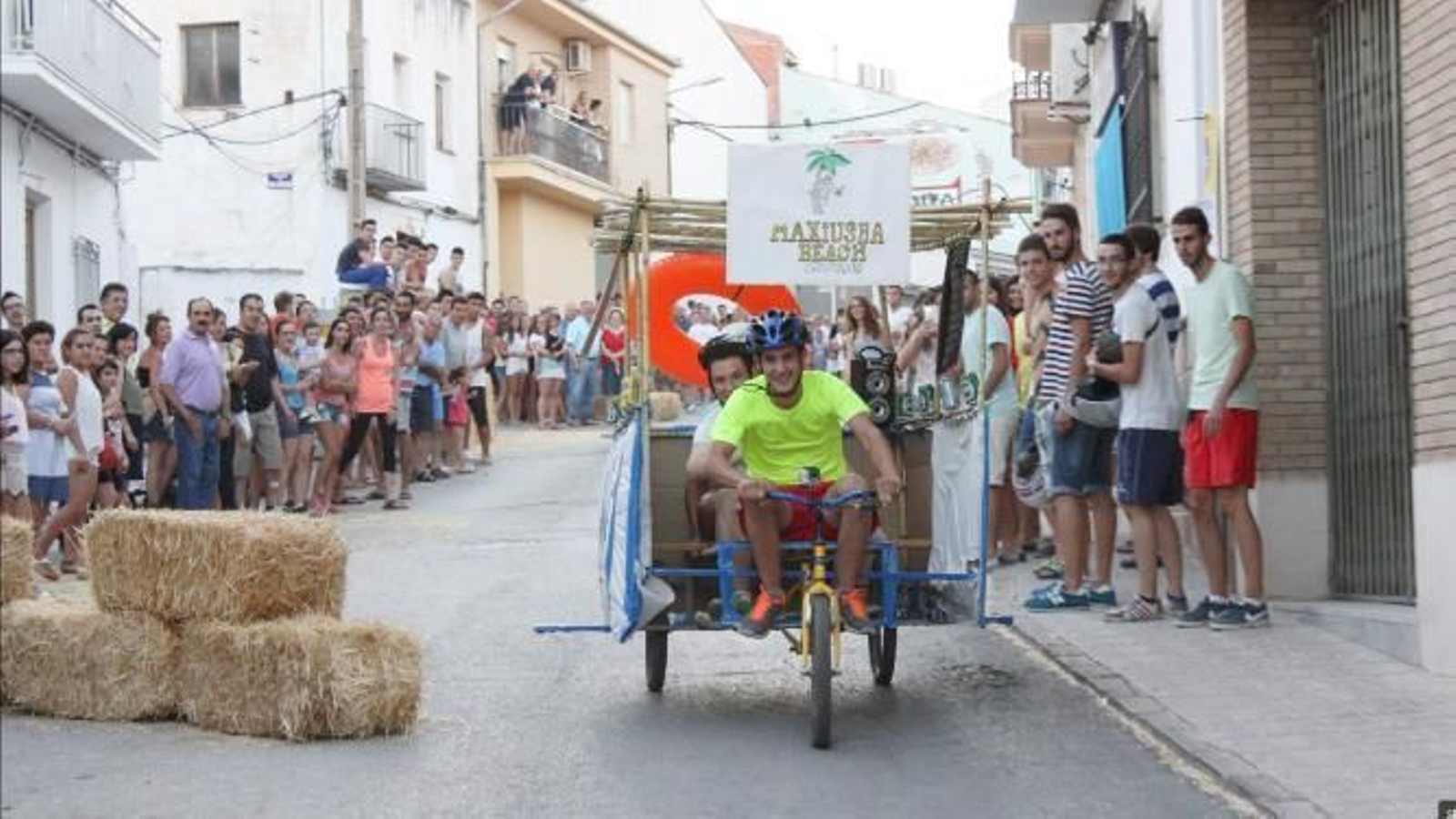 El próximo sábado, los autos más locos correrán por las calles de Peal de Becerro.