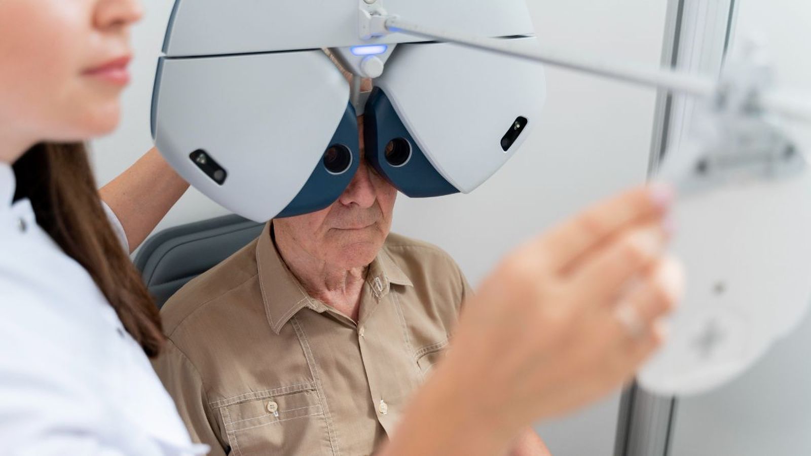 La solución definitiva para decir adiós a las gafas y cataratas