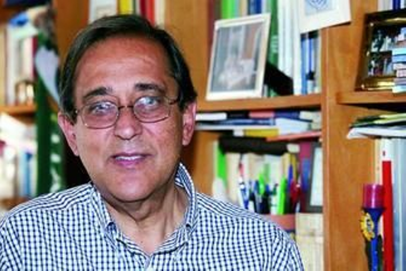 José Manuel Esteve, en su despacho en casa, el pasado martes.