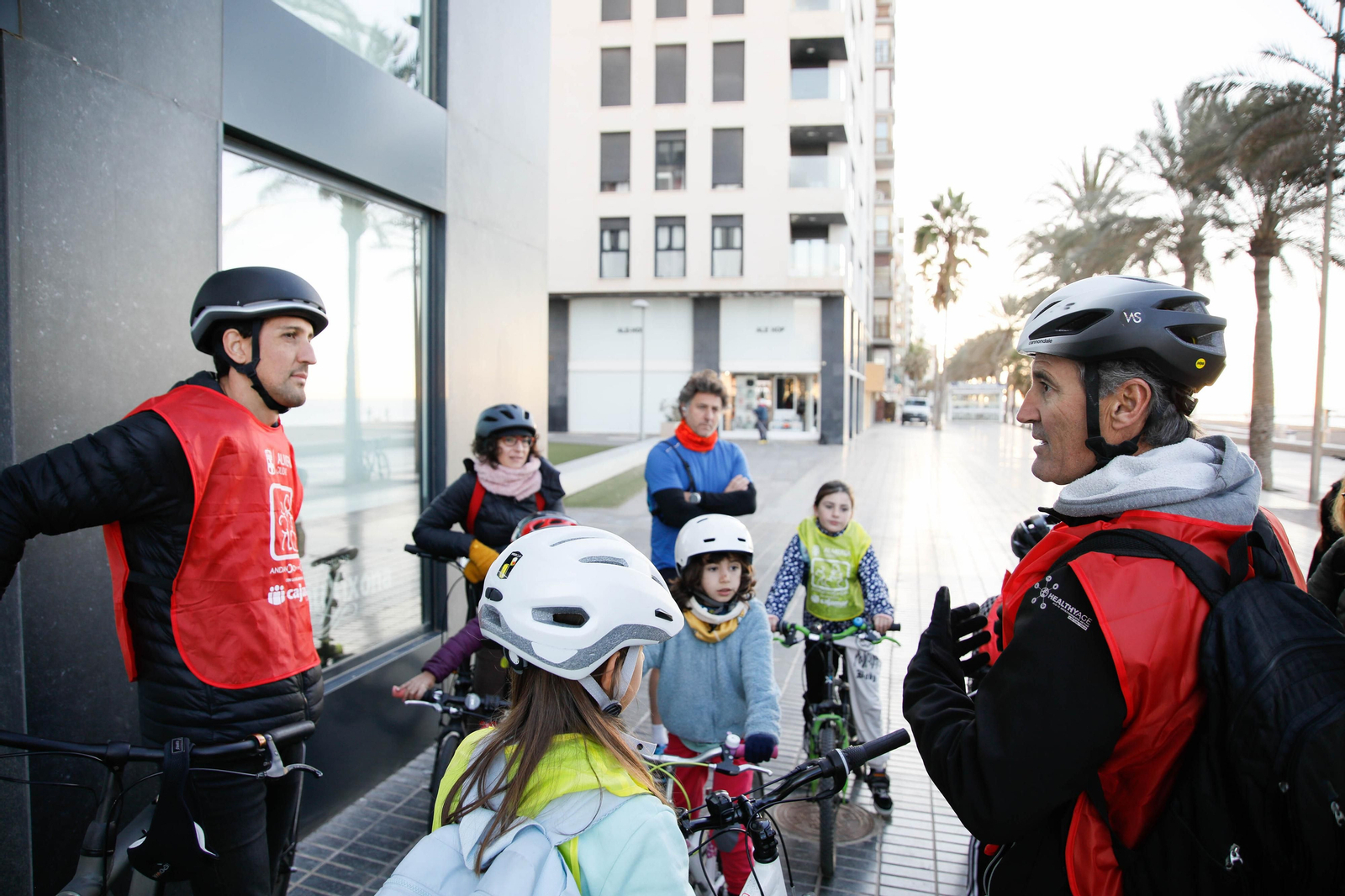 Te contamos en imágenes como ha sido la jornada del proyecto "En bici y caminando al cole"