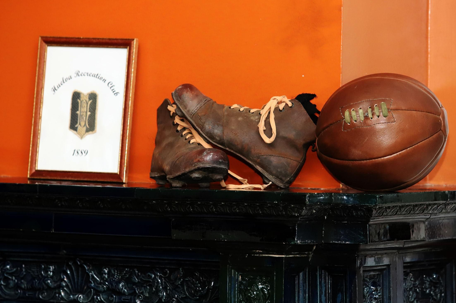 Imágenes de la camiseta del 130 aniversario del Recreativo de Huelva