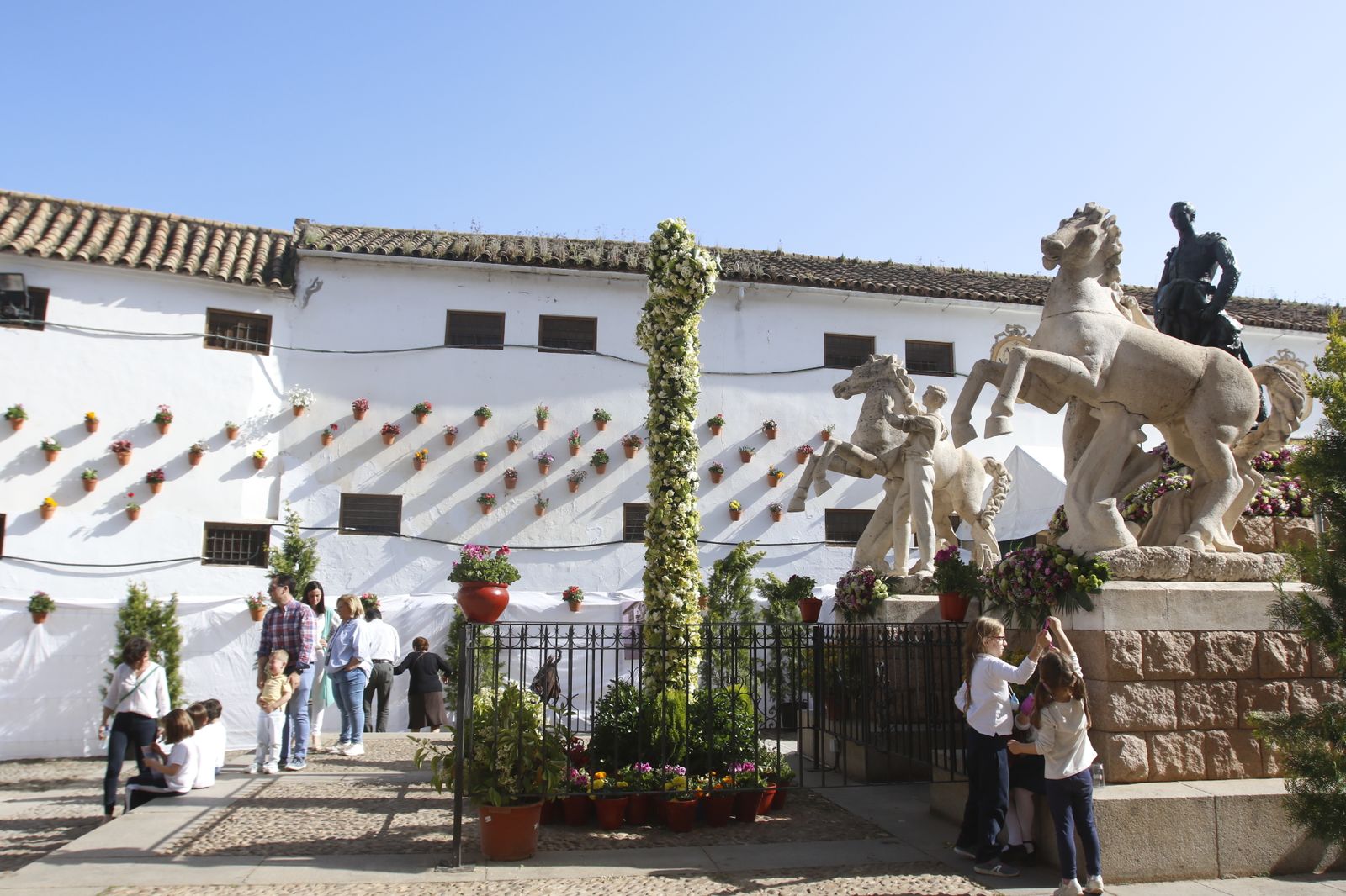 El viernes de Las Cruces de Córdoba, en imágenes