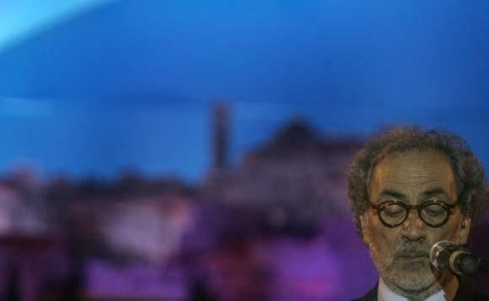 José Chamizo recuerda en el pregón su misión pastoral en San Roque y se procede a la coronación de la reina juvenil e infantil

Foto: J. M. Quinones