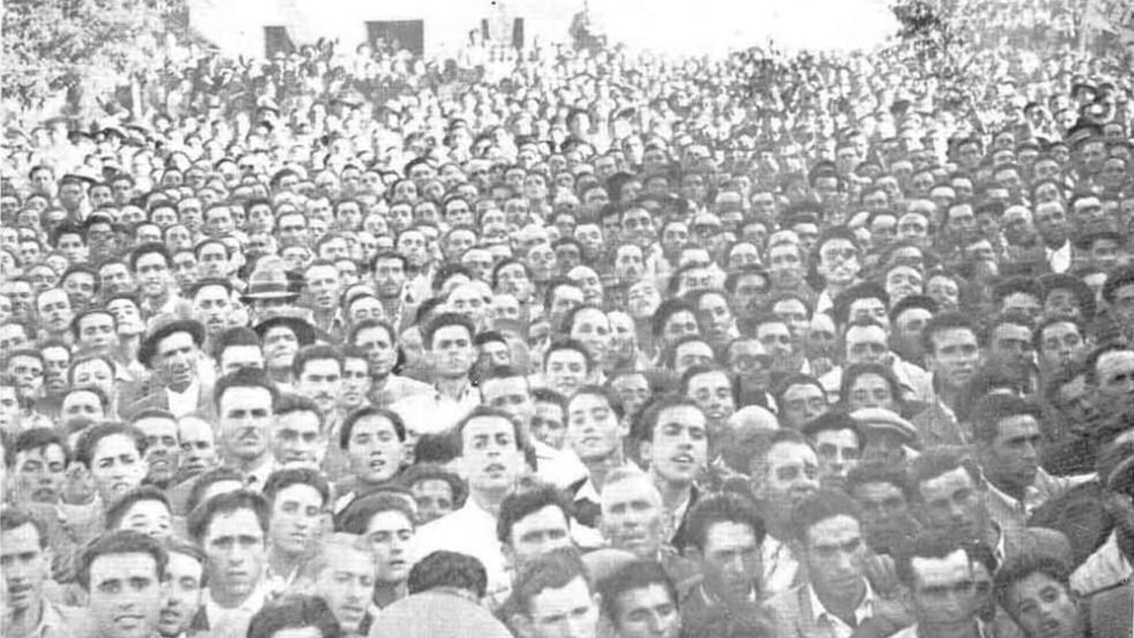 Obreros de Láchar que no quisieron perderse la vista de Franco. Obreros de Láchar que no quisieron perderse la vista de Franco.