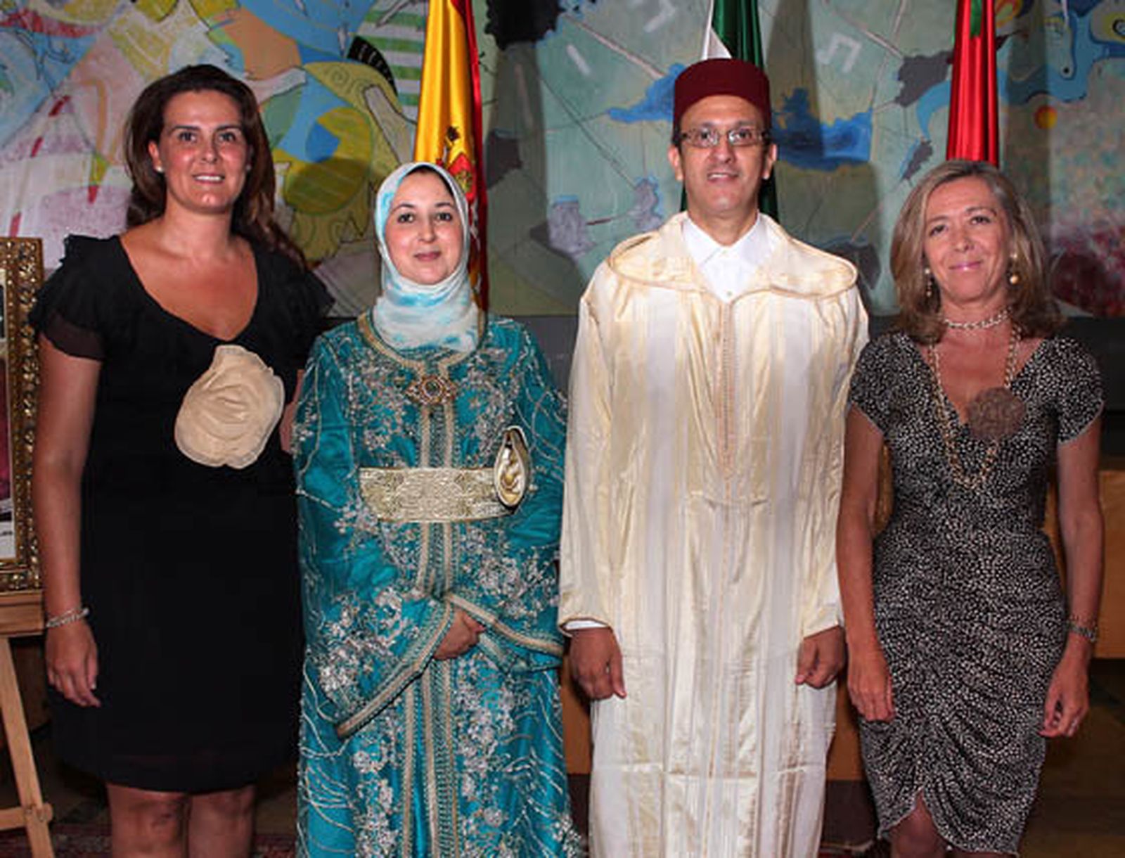 Elvira Saint-Gerons, directora de la Fundación Tres Culturas; el consul general de Marruecos en Sevilla, Mohammed Yebari y su esposa, Kadhija Bouirigue, y Felisa Panadero, subdelegada del Gobierno en Sevilla.  Foto: Victoria Ramírez