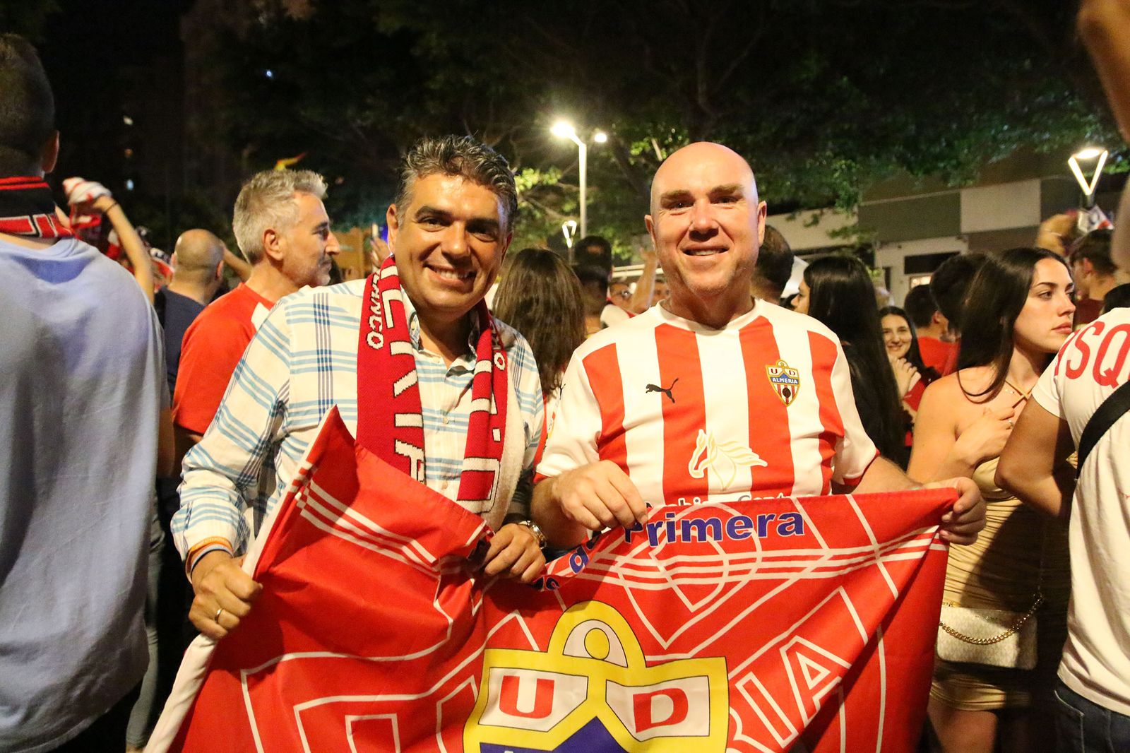 Las imágenes de la celebración del ascenso del Almería en la Plaza de las Velas
