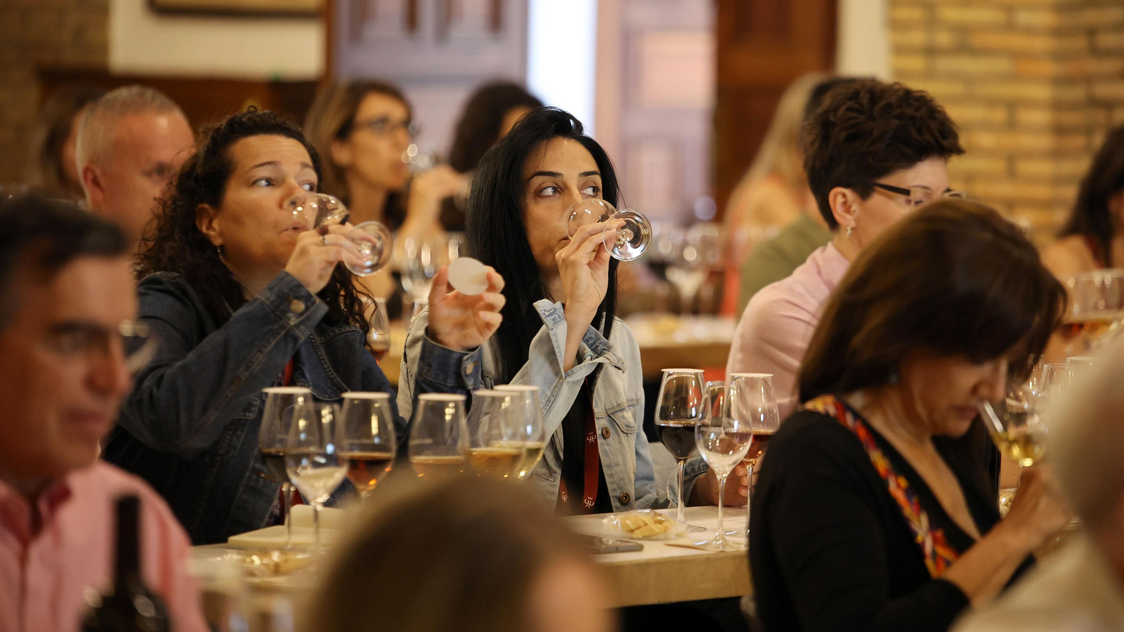 Cata taller de vinos de Jerez en el Consejo Regulador Cata taller de vinos de Jerez en el Consejo Regulador