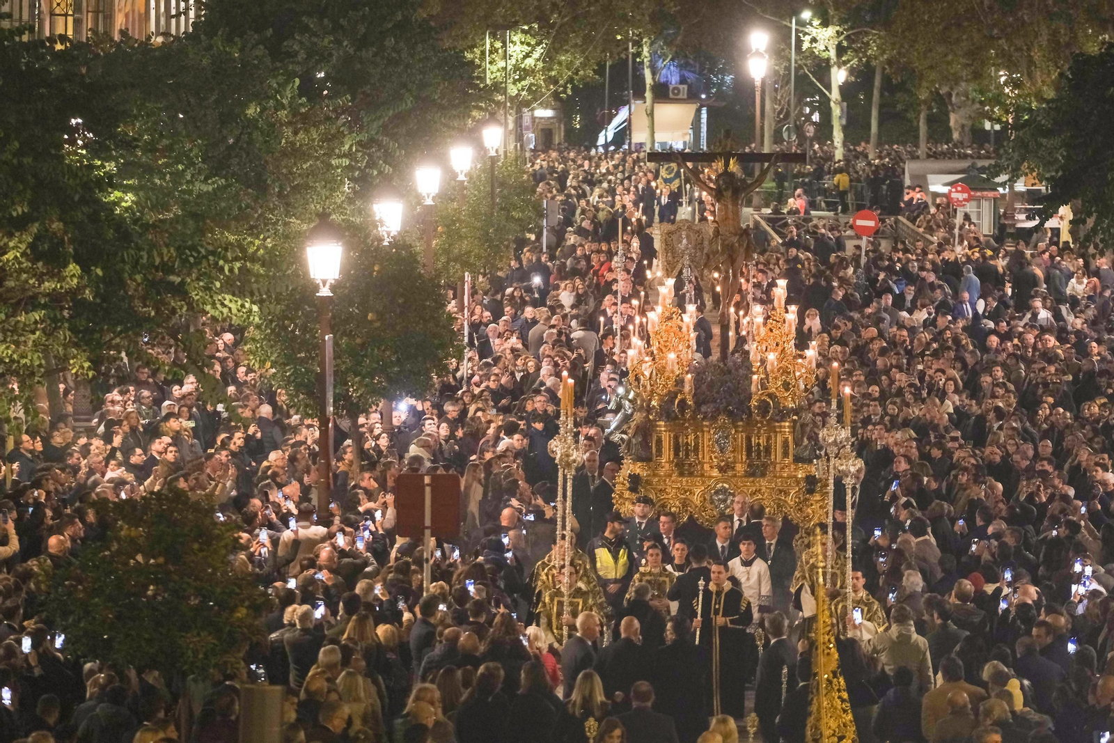 Imágenes de la procesión Magna, desde la Torre del Oro