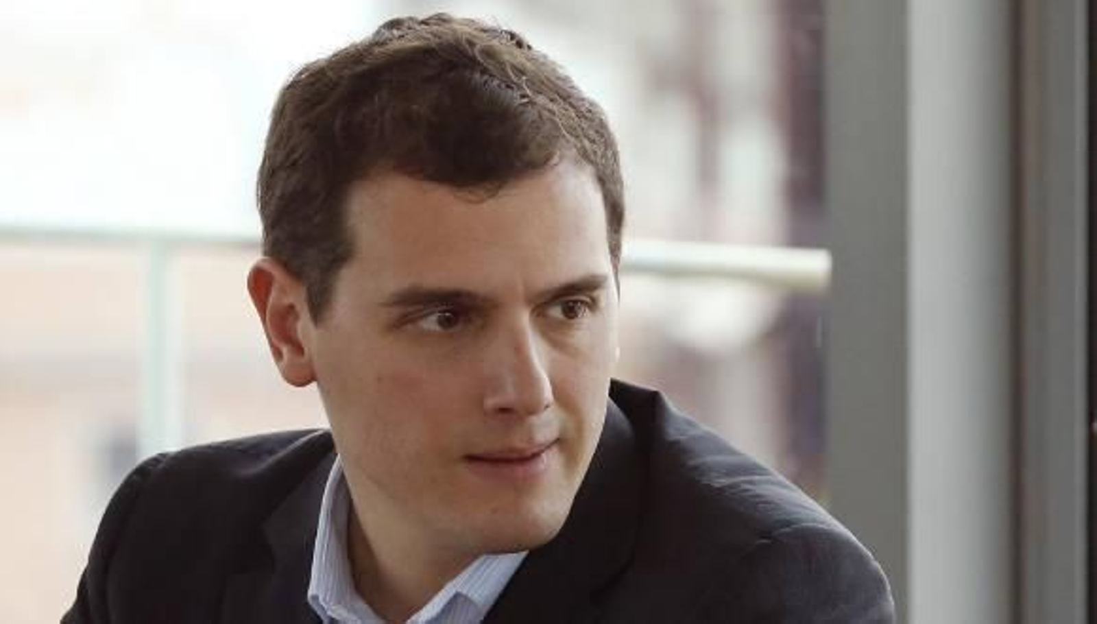 Rivera dice que Rajoy no es idóneo, pero si se pone otro, "ya todo cambia"