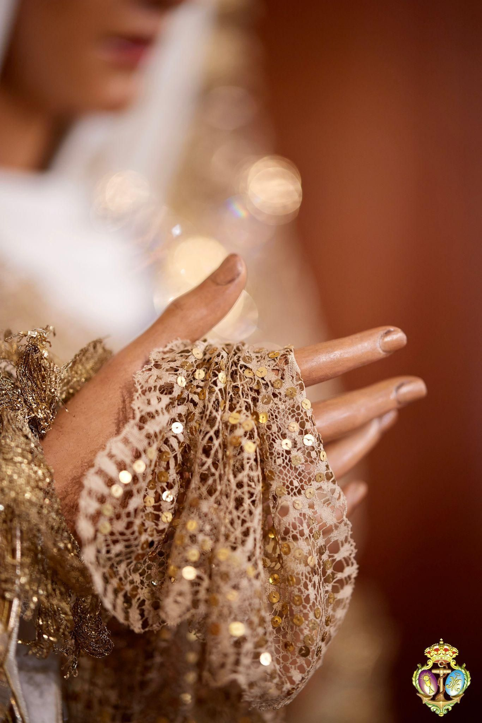 Las primeras imágenes de la reposición al culto de la Esperanza de Triana