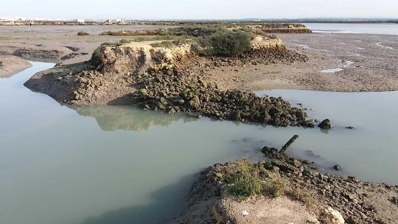 Evidente deterioro de una de las vueltas de afuera de la salina La Calavera, en una imagen de archivo.