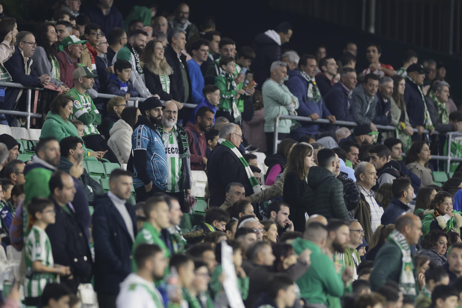 Búscate en las fotos del Betis-Bilbao