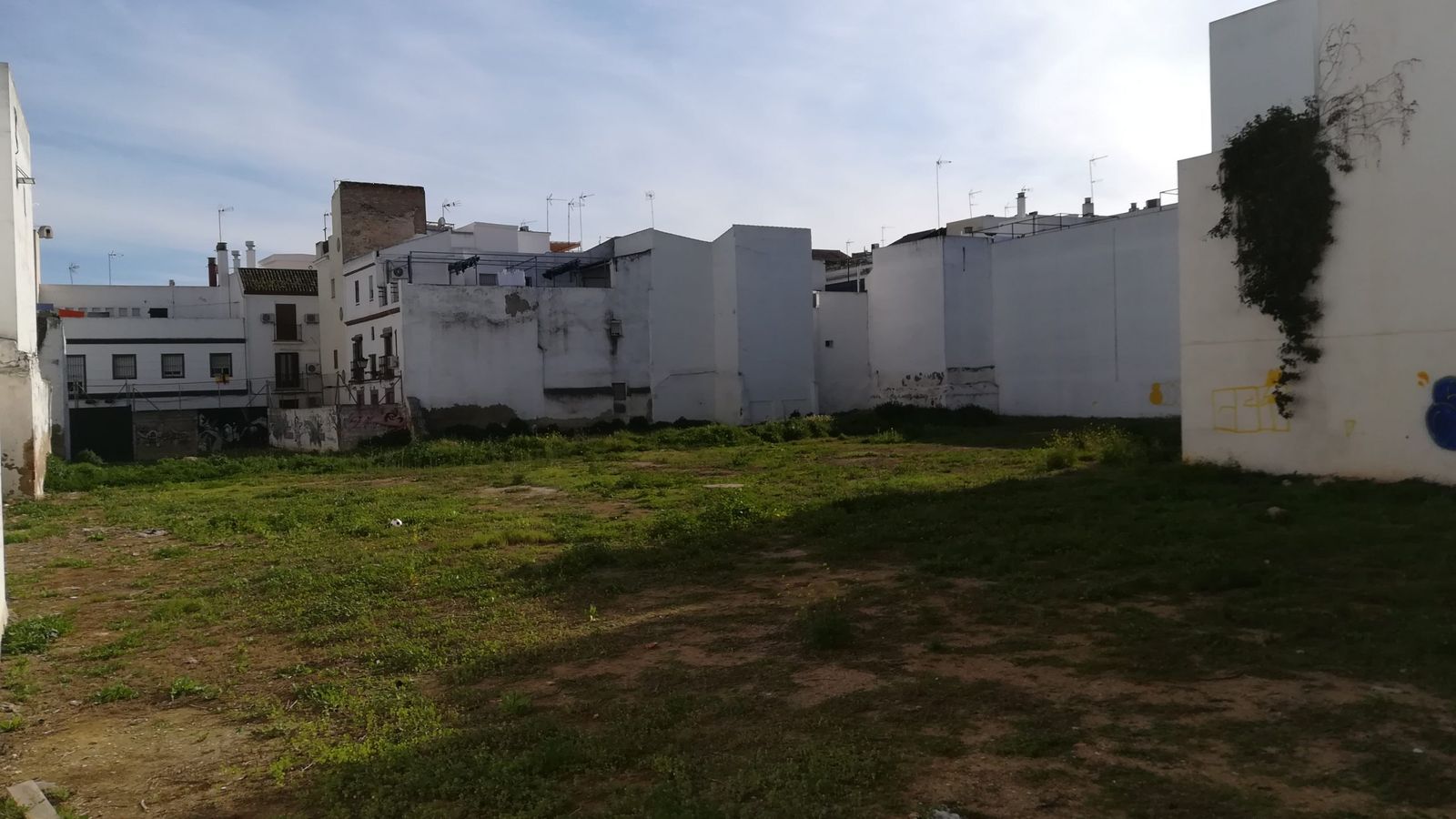 Imagen reciente del solar municipal que cuenta con una superficie de 2.400 metros cuadrados.