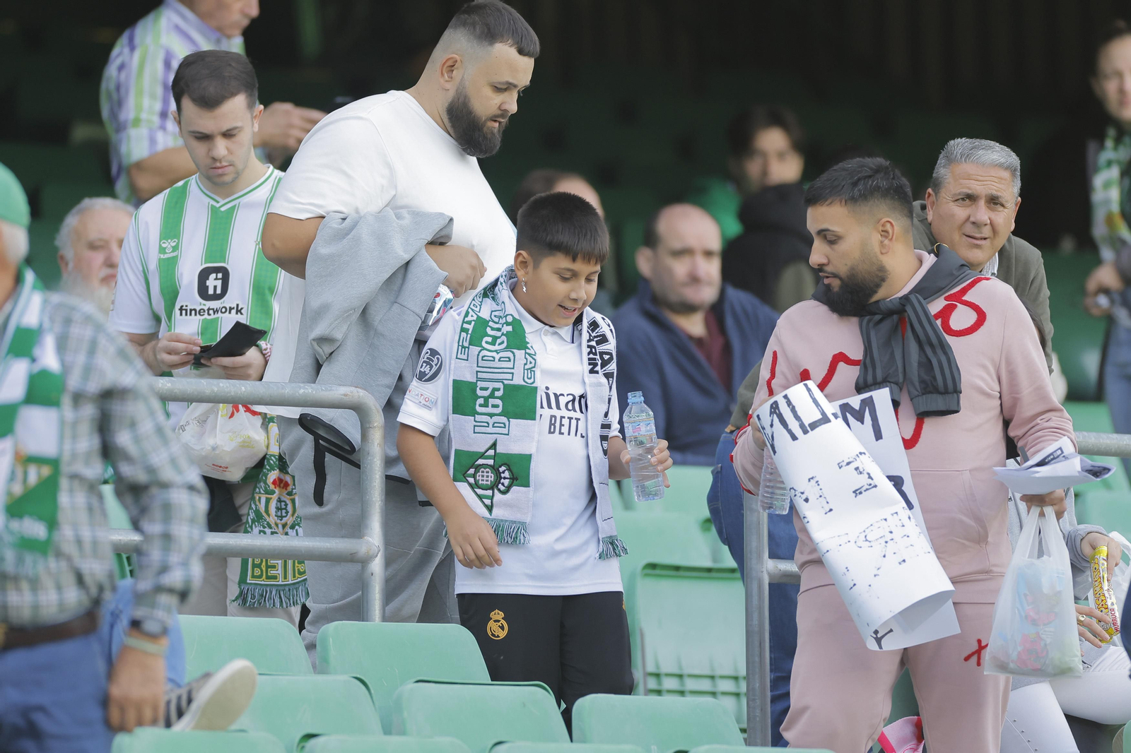 Búscate en las fotos del Betis-Real Madrid