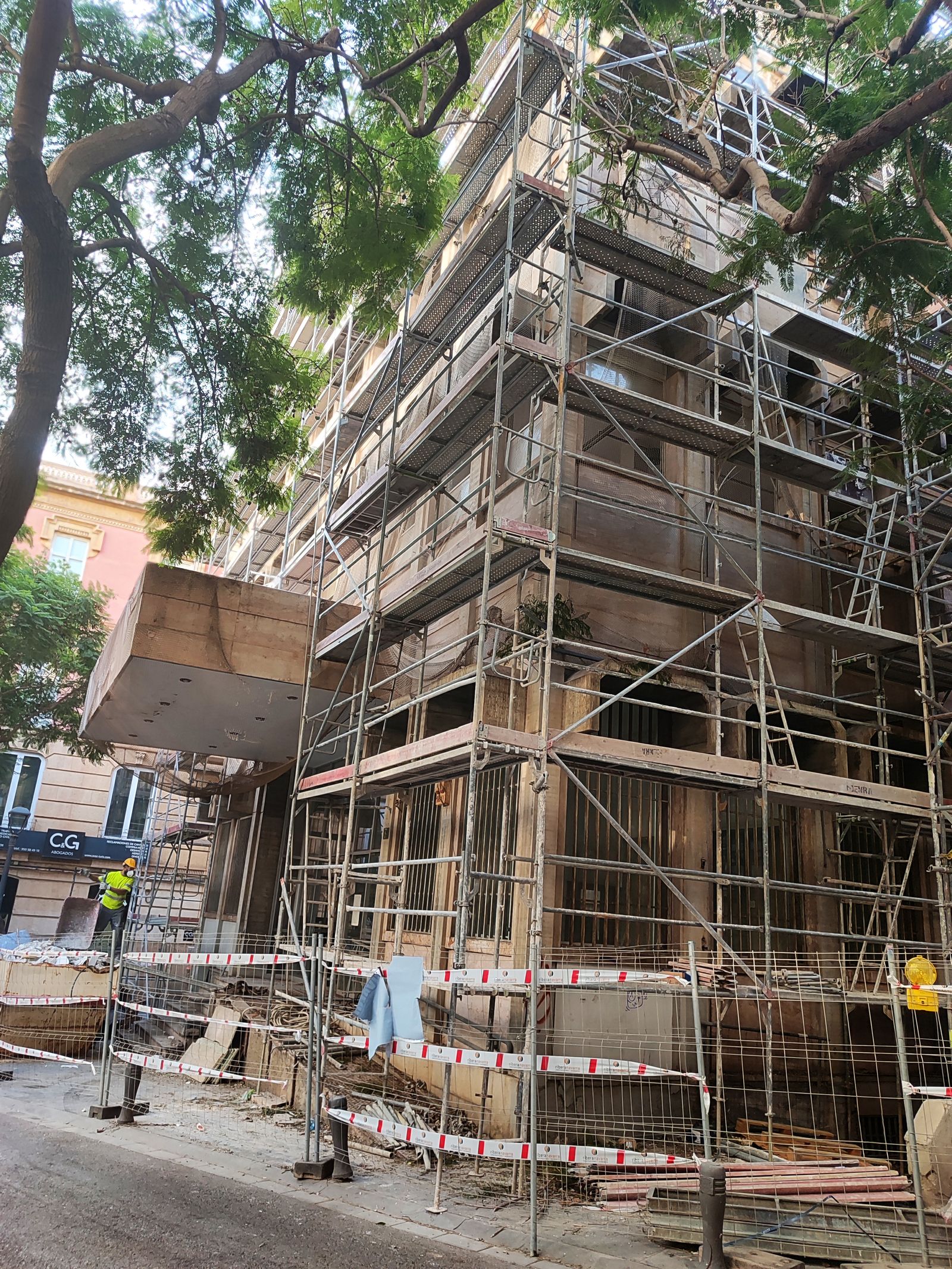 Demolición del edificio de Correos y Telégrafos de Almería