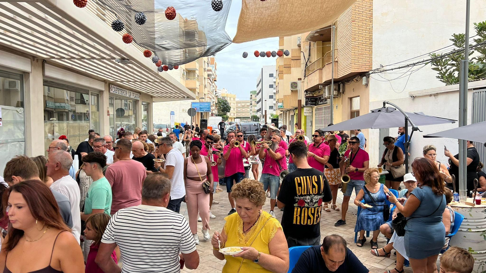 Las mejores imágenes de la primera jornada de las fiestas patronales de Adra