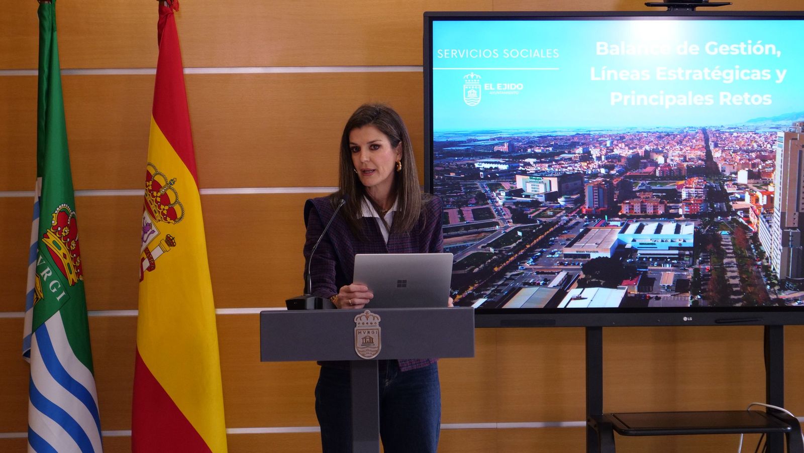 La edil Delia Mira explica los refuerzos para Servicios Sociales en este 2026.