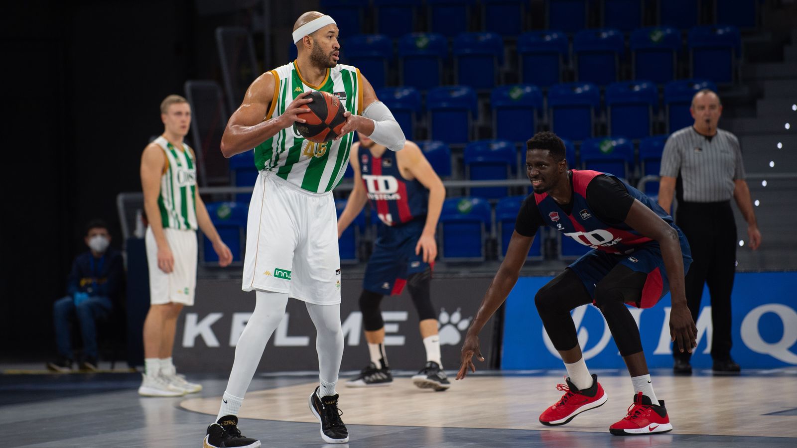 Jerome Jordan, ante Fall.