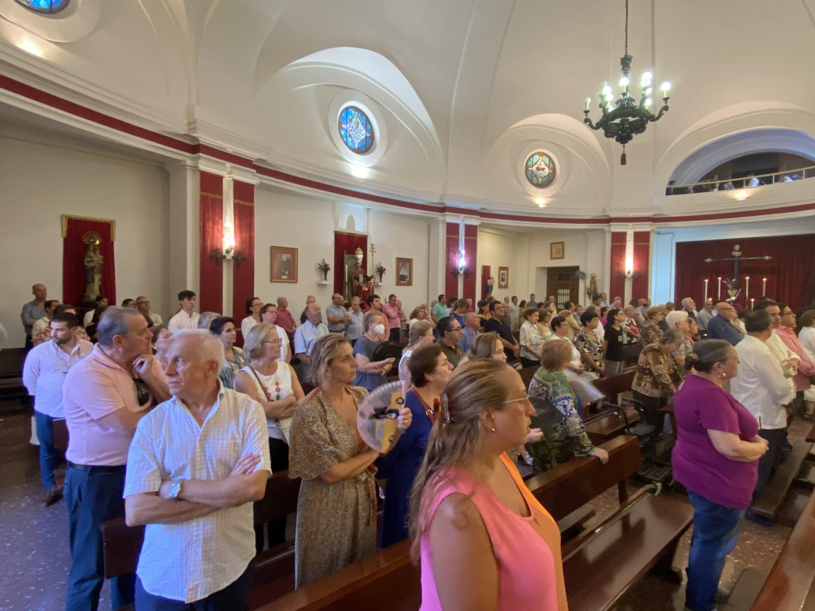 Fotogalería de la toma de posesión de los sacerdotes de Las Viñas, Santiago y San Pedro en Jerez
