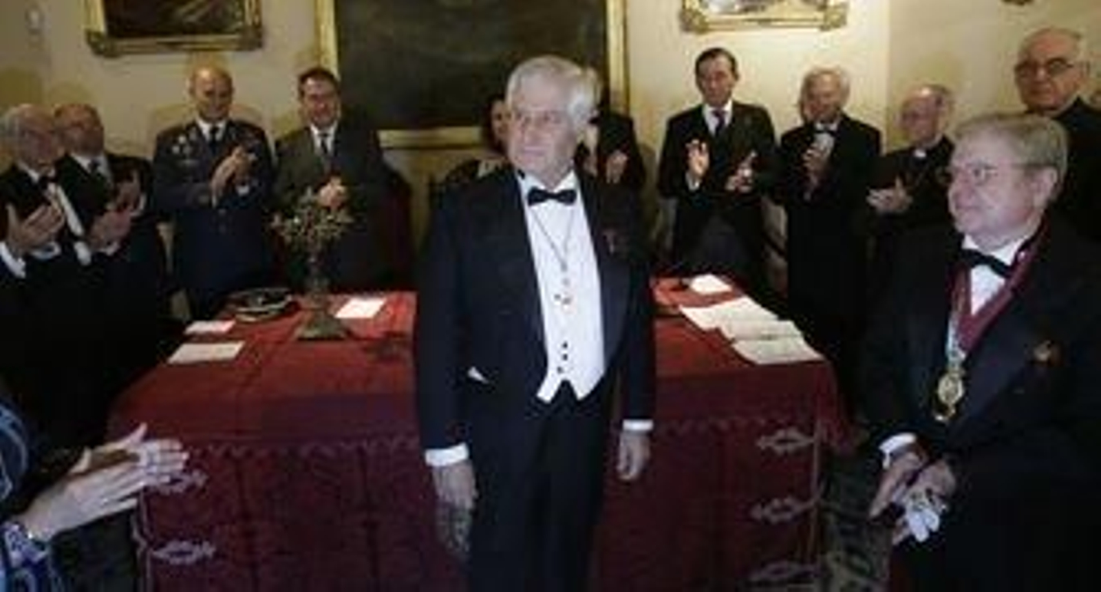 "Conde de Olivares, cubríos"