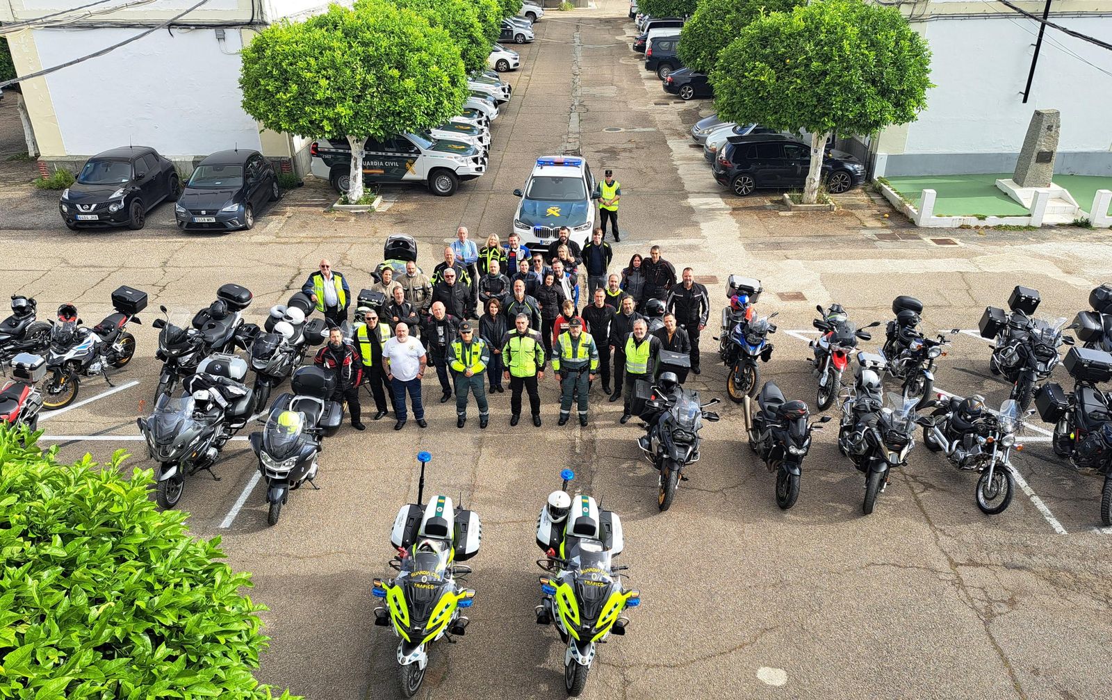 Partida de la ruta motera desde la Comandancia de Córdoba.