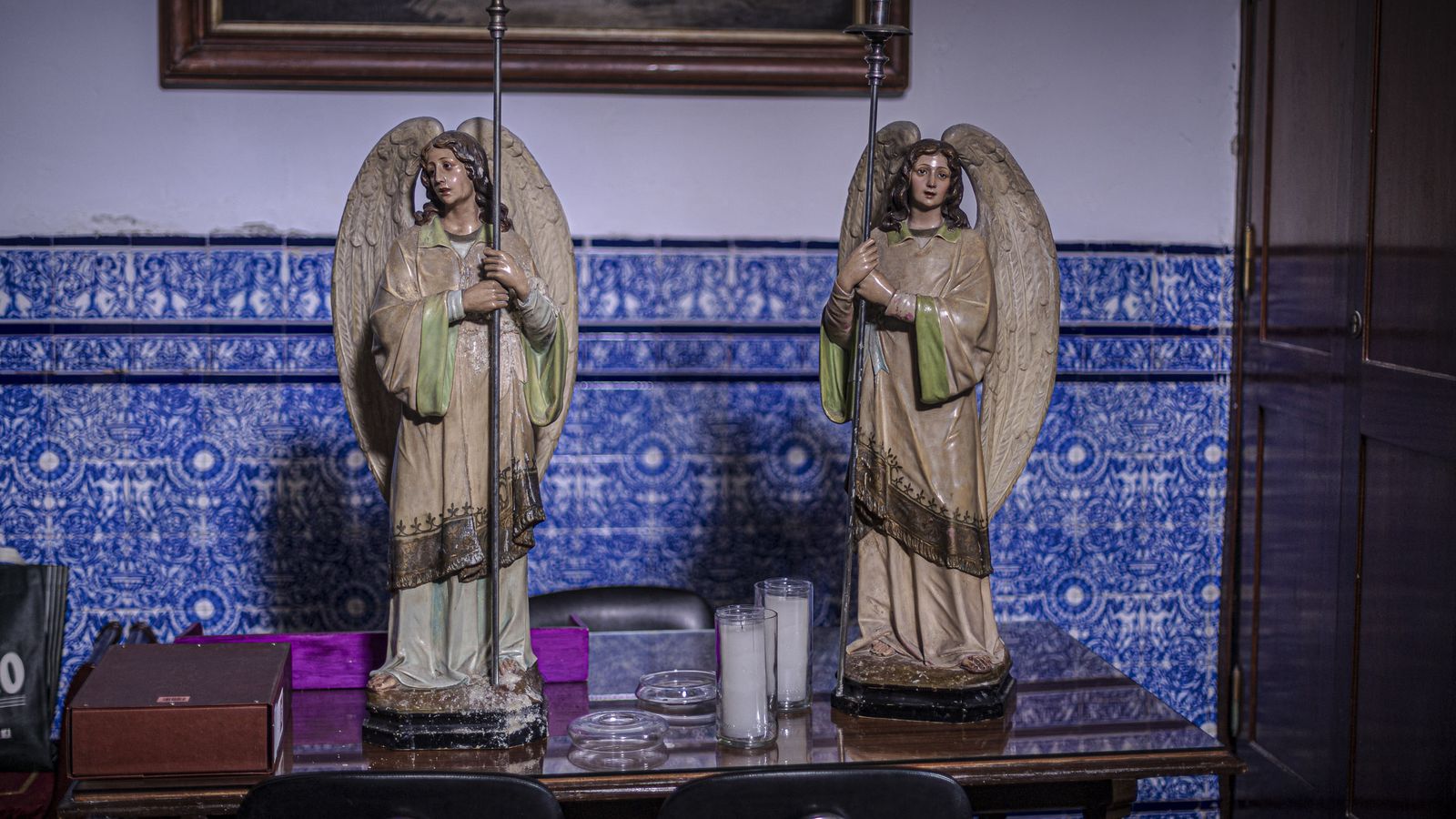 Las imágenes de los efectos de la lluvia en la Parroquia de Santa Cruz (Catedral Vieja) de Cádiz