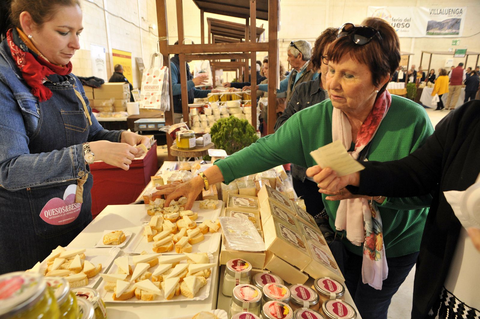 Expositor en la Feria del Queso Artesanal de Andalucía.