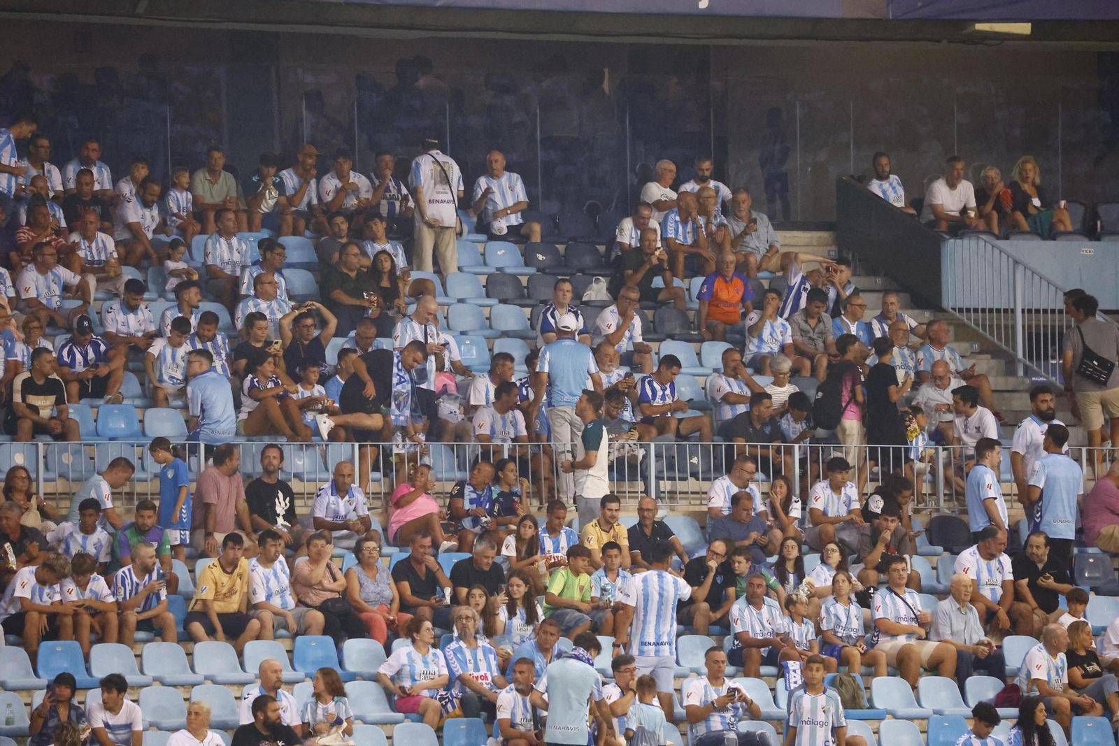 Búscate en las gradas de La Rosaleda en el Málaga CF-Real Sociedad B