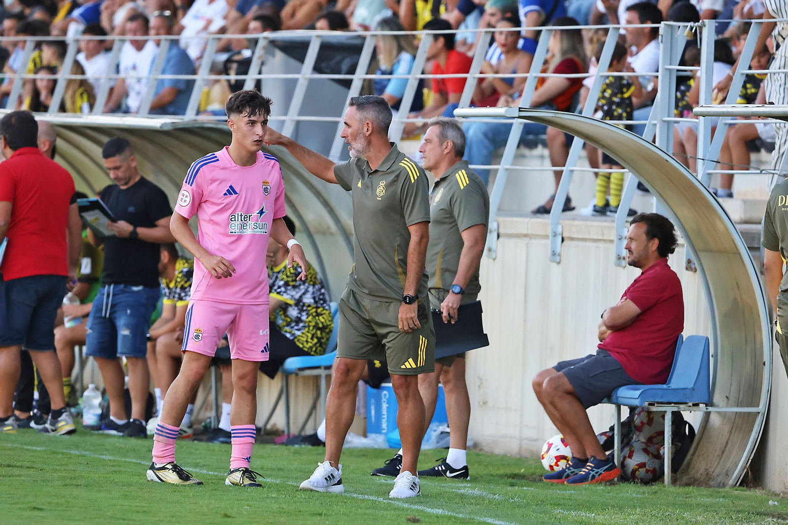 Imágenes del Trofeo de la Bella entre el San Roque de Lepe y el Recreativo de Huelva