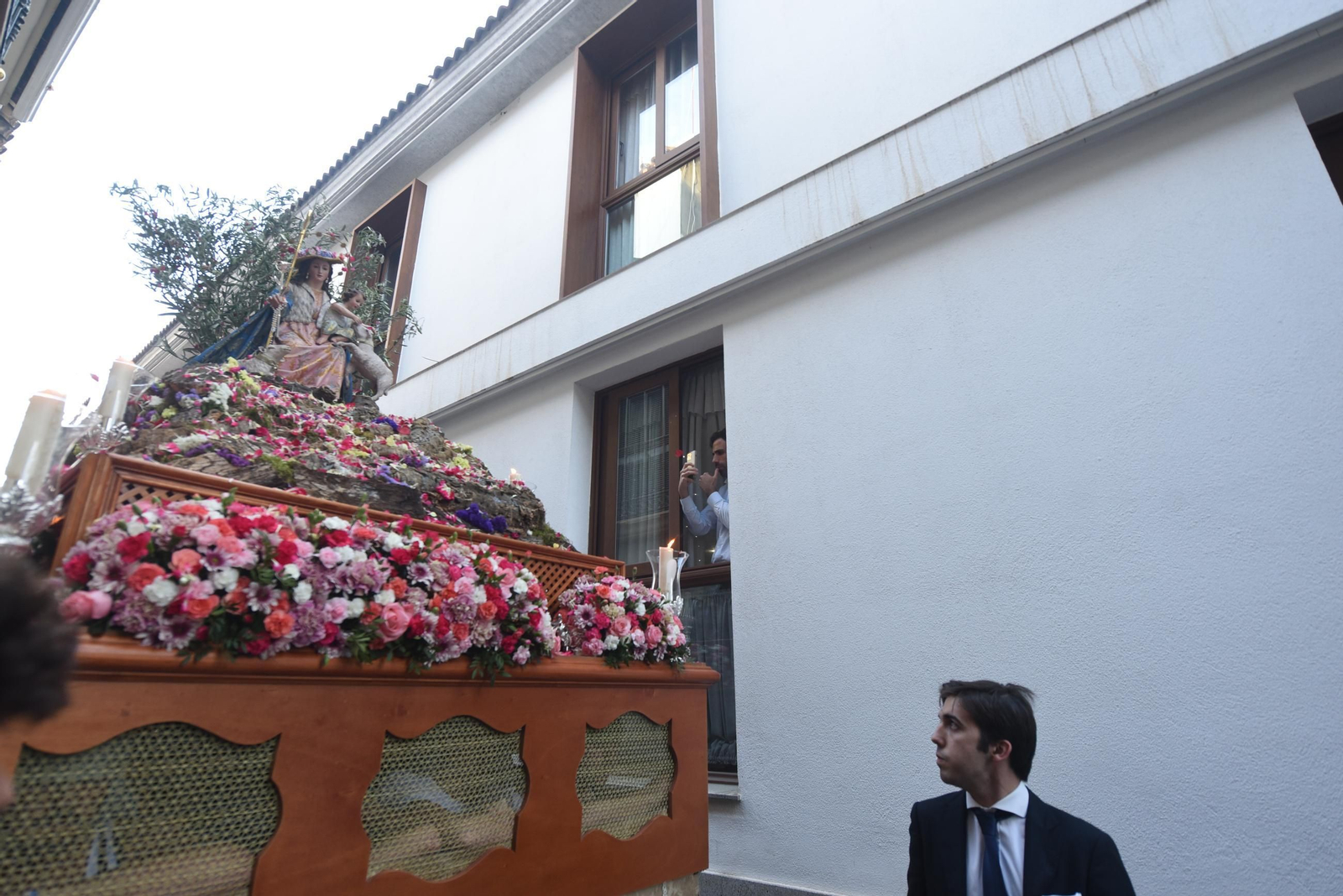 La procesión del colegio Divina Pastora de Córdoba con su Virgen, en imágenes