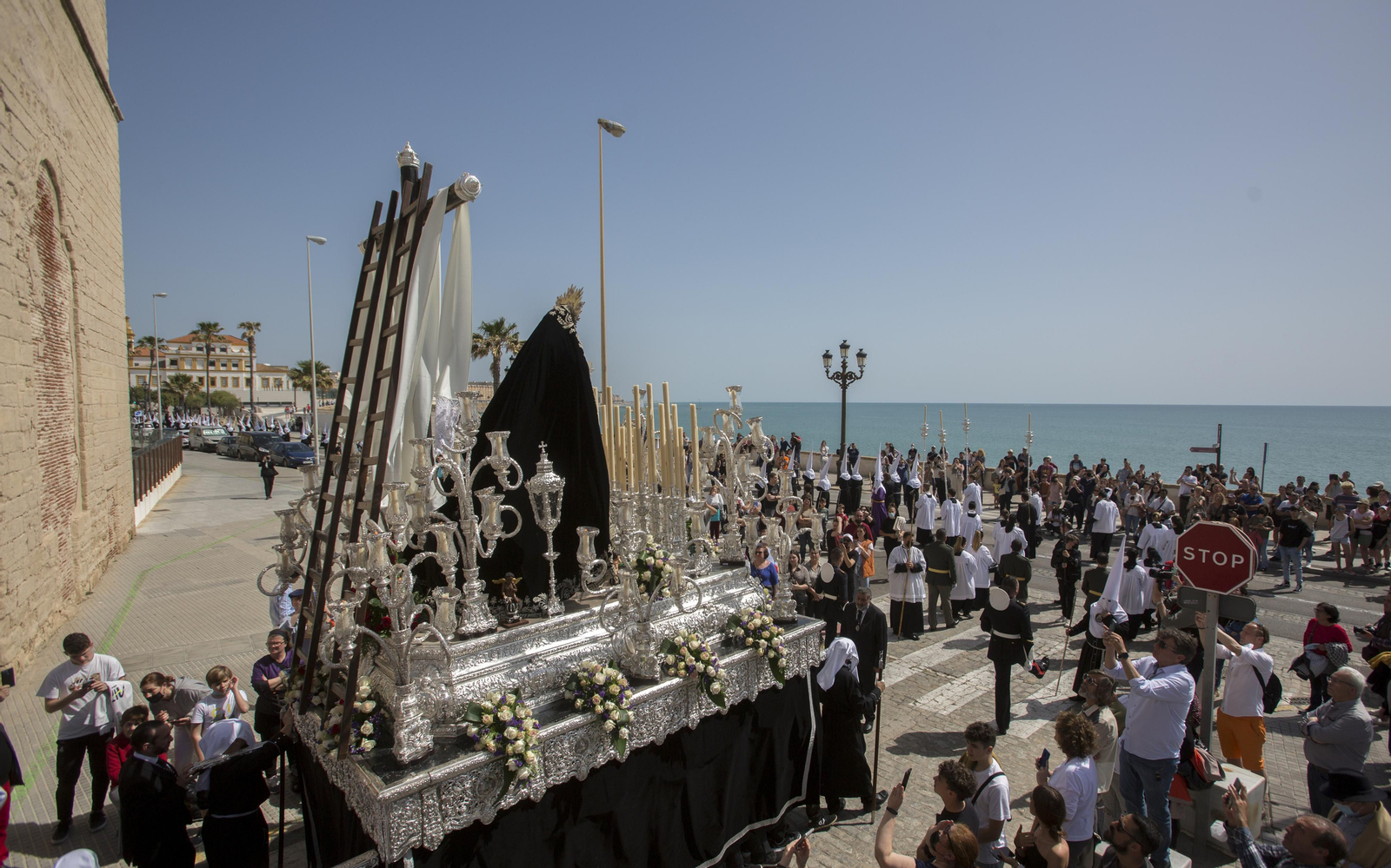 Las imágenes de la cofradía del Santo entierro en la Semana Santa de Cádiz 2022