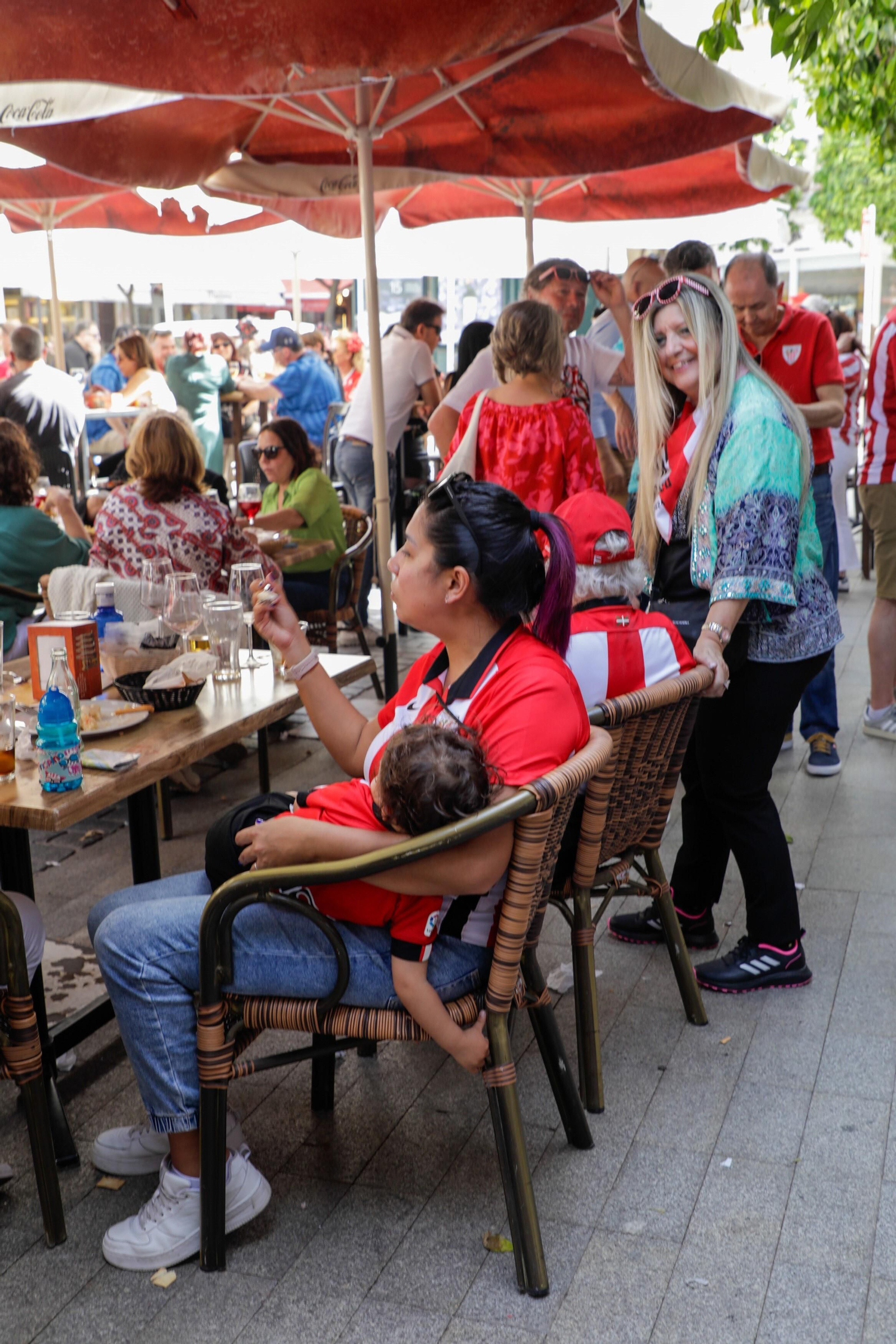 Las fotos de hinchas del Athletic y del Mallorca por Sevilla