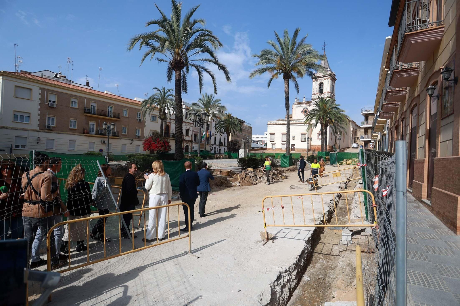 Imágenes de la visita a las obras de remodelación de la plaza de San Pedro