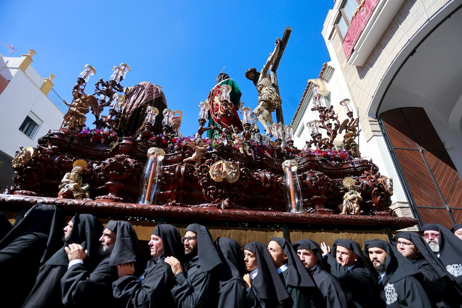 Salida de la hermandad de Salesianos este Miércoles Santo.