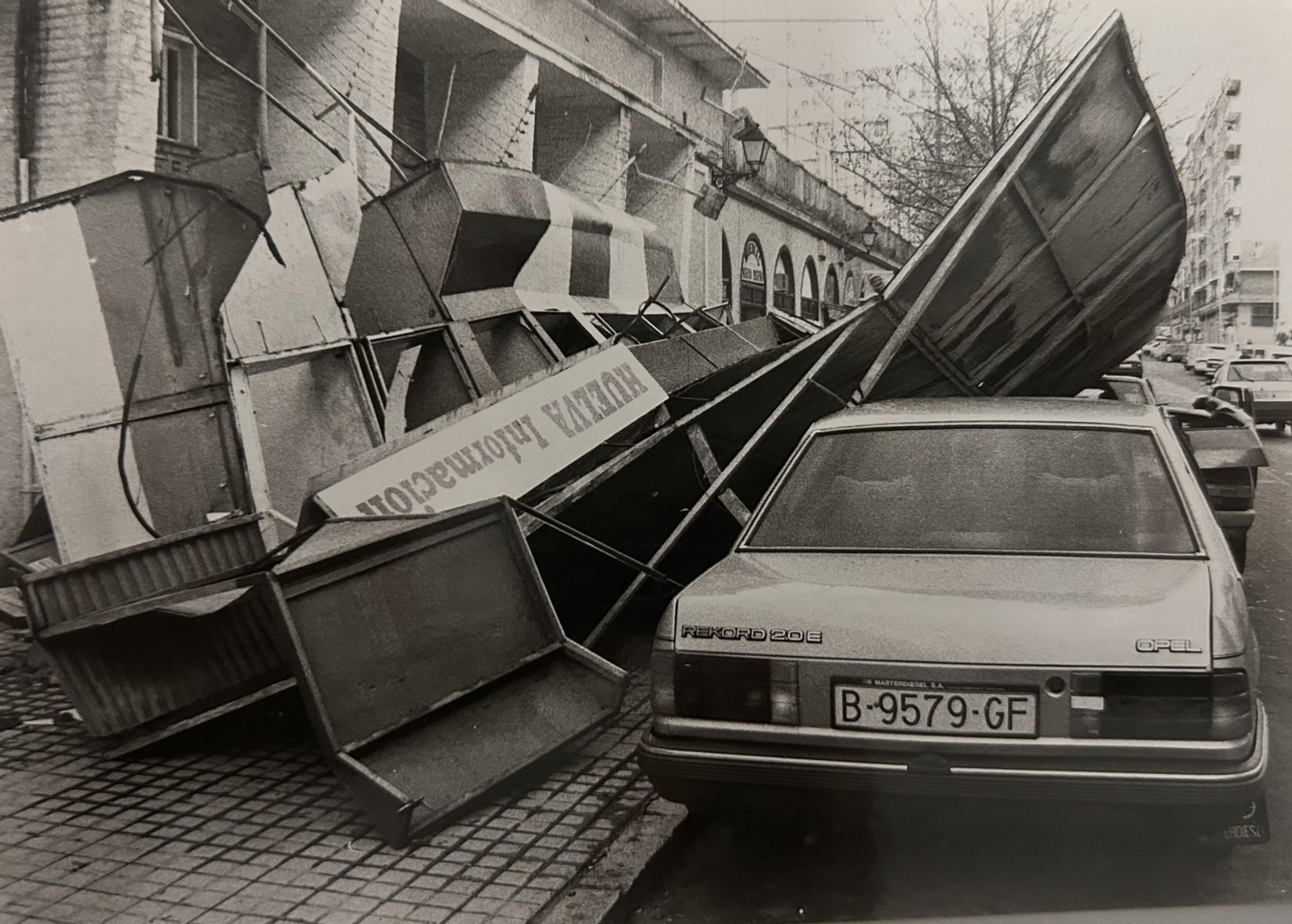Efectos del temporal e inundaciones en el antiguo estadio Colombino de enero de 1996 en Huelva.