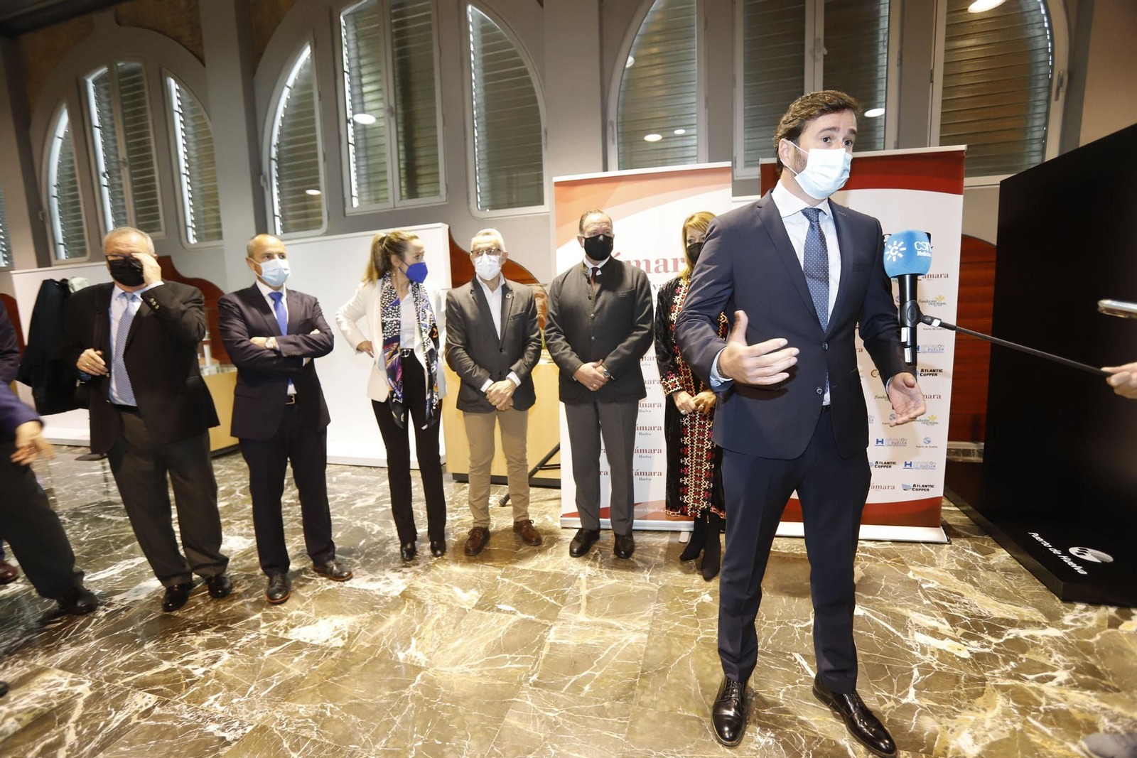 Imágenes de las jornadas del encuentro ‘Pasado, presente y futuro de la Minería Metálica en Huelva’,  en las cocheras del Puerto