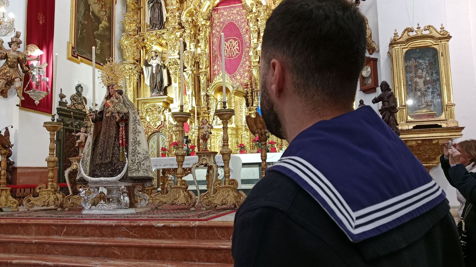 Así ha sido la despedida de los guardiamarinas de la Virgen del Carmen antes de embarcar en el 'Juan Sebastián de Elcano'