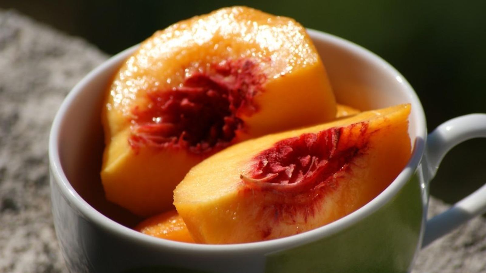 El melocotón y albaricoque son fuente de alfa hidroxiácidos, importantísimos para la piel