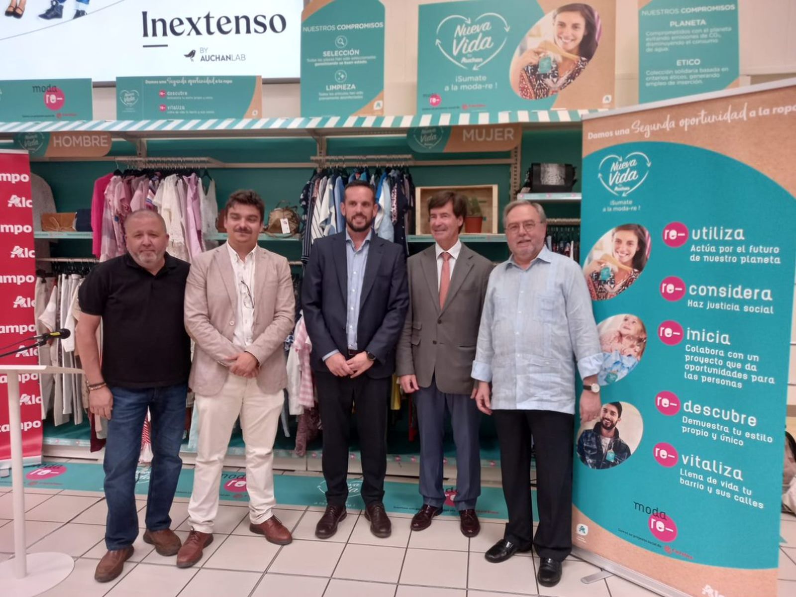 Alcampo y Cáritas impulsan el primer córner de ropa de segunda mano en un hipermercado en Andalucía