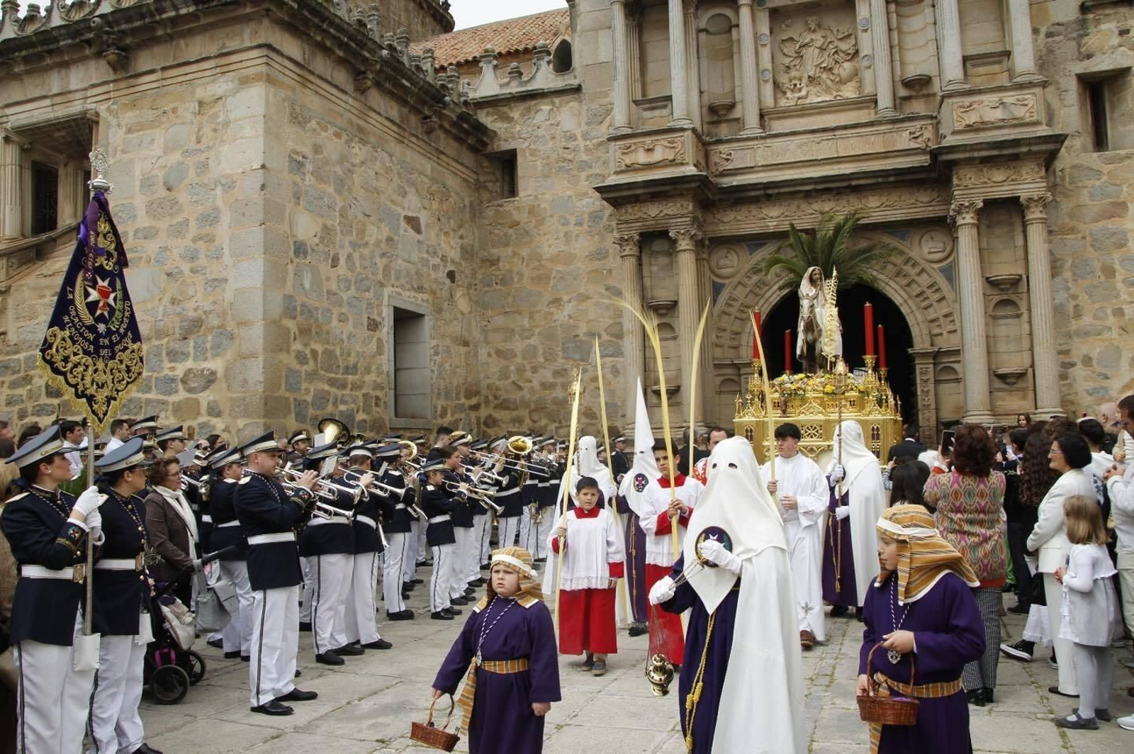 HINOJOSA DEL DUQUE El Domingo de Ramos en los pueblos de Córdoba, en imágenes