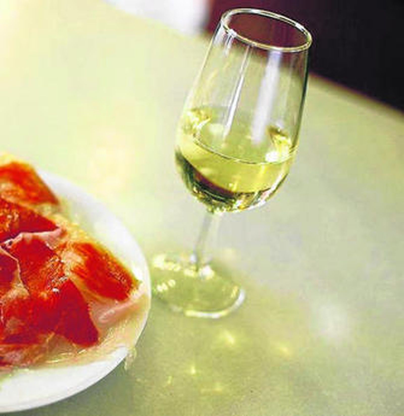 La manzanilla se convierte en la protagonista de la Feria gracias al rebujito.