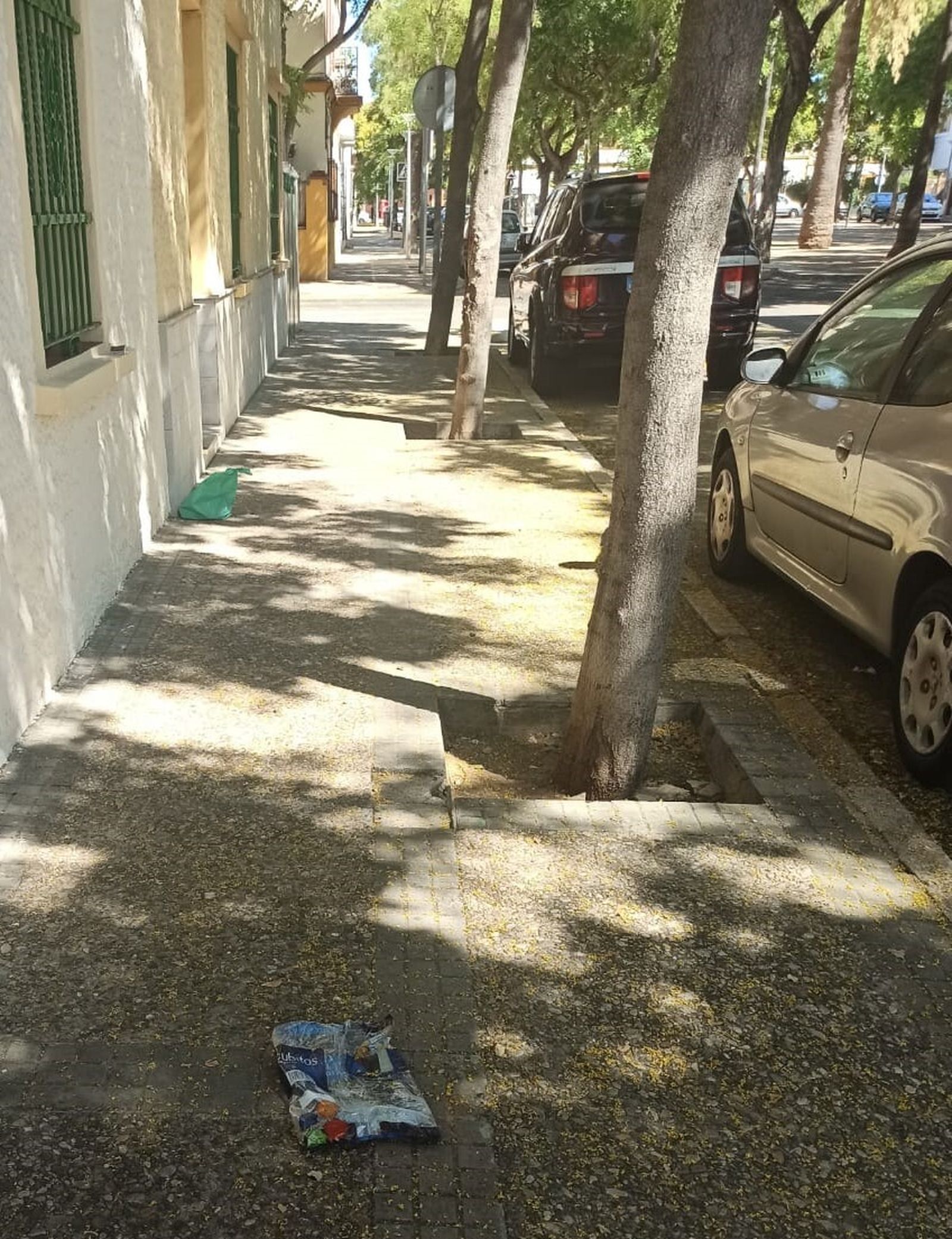 Nuevas quejas de la Barriada España por los botellones