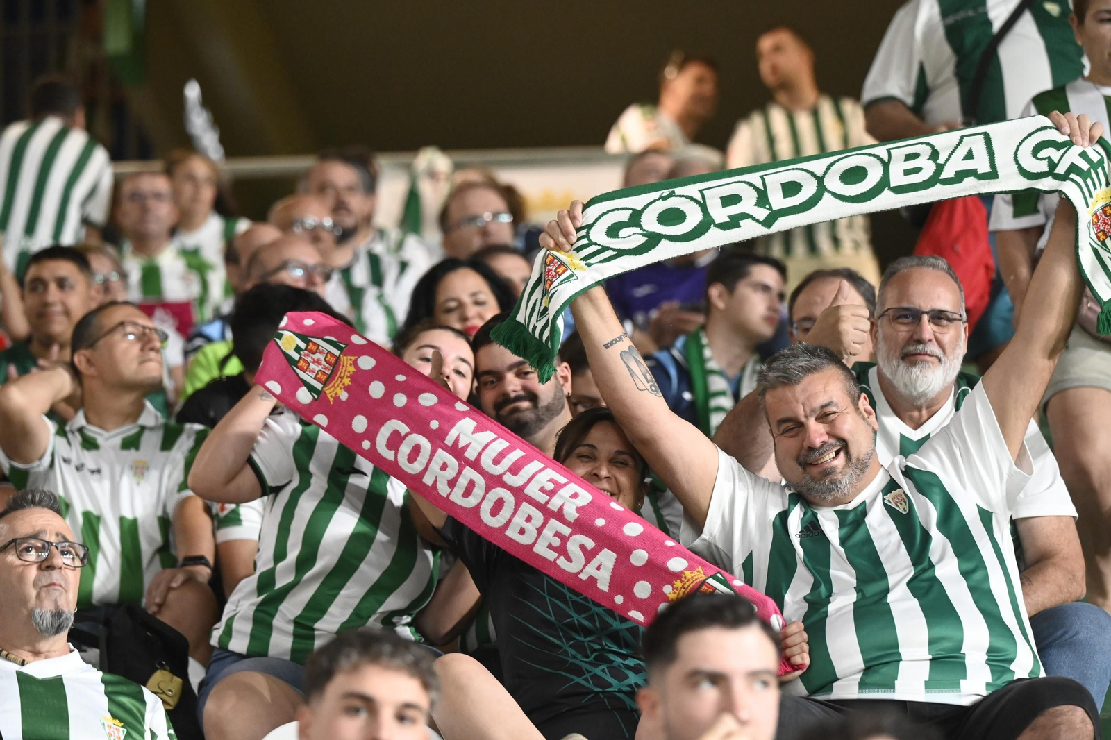 Las mejores fotos del ambiente en El Arcángel para el Córdoba CF - Racing de Santander