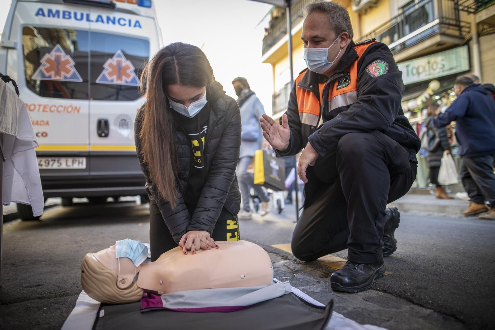 Fotos: así ha sido el Día Sin Coche en el barrio de la Chana en Granada