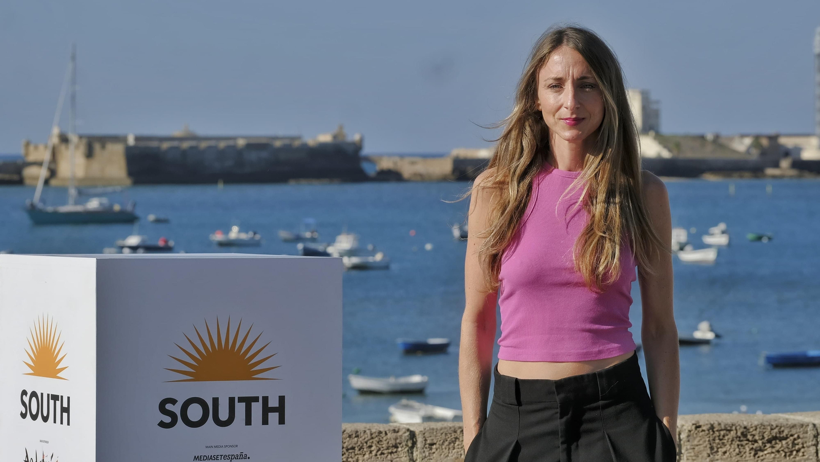 Imágenes del photocall de La Caleta en el South Series Festival de Cádiz: Víctor Clavijo, Jon González y Melanie Olivares entre las estrellas del martes