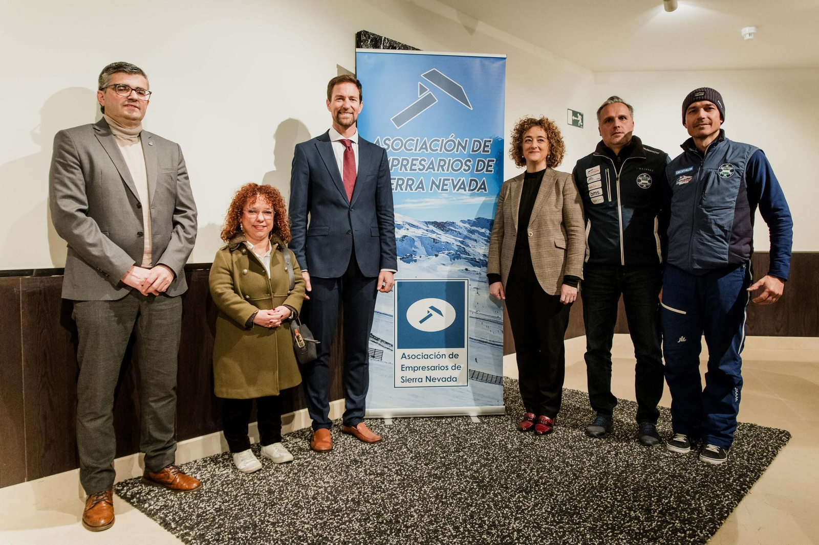 Enrique de la Higuera y Carlos Olmedo, premiados por su trayectoria empresarial en Sierra Nevada